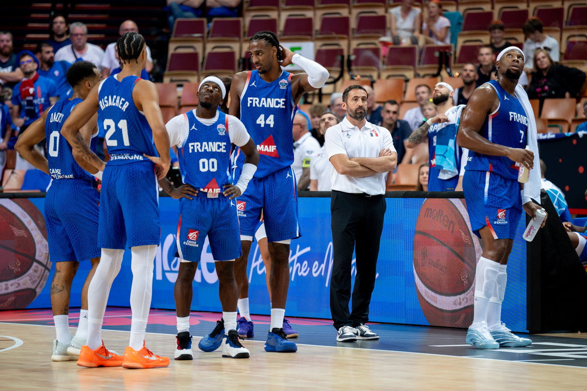 开云体育官网-关于关键时刻突围战来临，布鲁克林篮网围绕NBA常规赛造点机会，气氛紧张，更衣室氛围转暖的信息