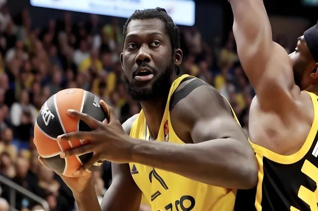 开云体育官网-里尔内部会议纪要流出——国际比赛日止住颓势；CBA常规赛使命明确；阵容厚度经受考验的简单介绍